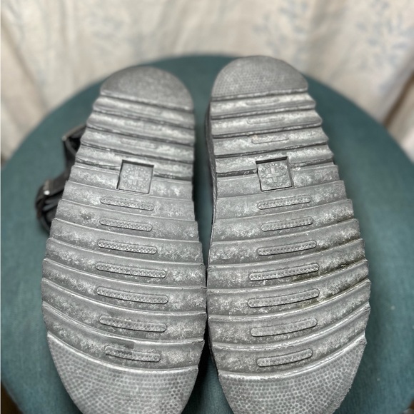 Dr. Martens | Voss II Sandal Size: 8 - Picture 6 of 8